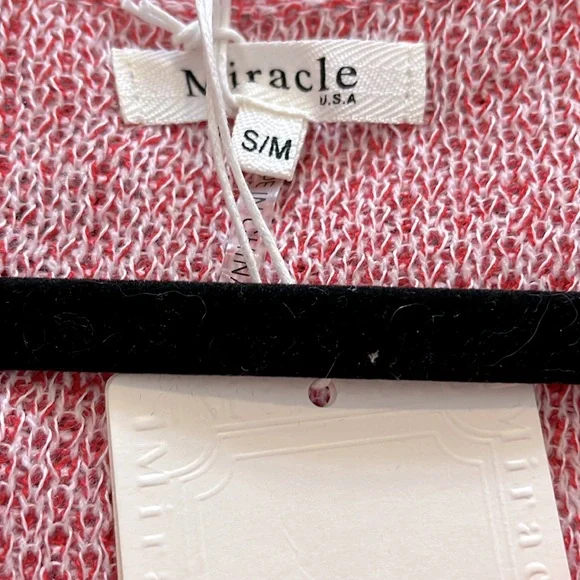 Miracle NWT Cream & Red Star Design Cropped Soft Sweater - Picture 5 of 6